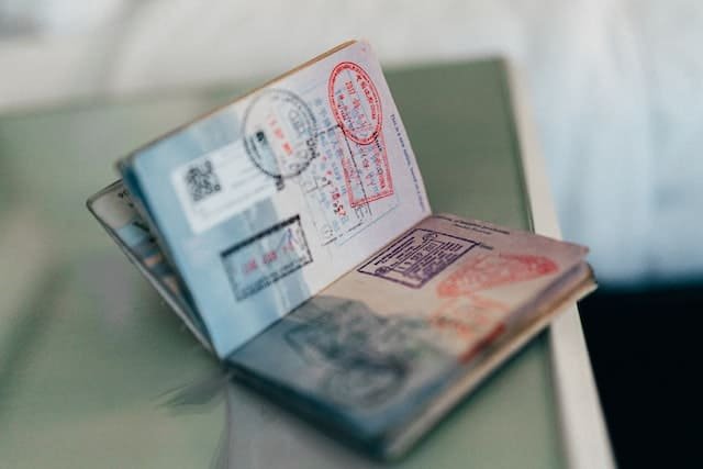 ¿Cómo saco mi visa estudiantil para España?