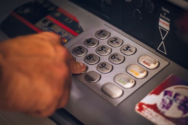 <strong>¿Cómo abrir una cuenta bancaria estudiantil en España?</strong>