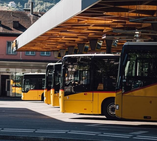 ¿Cómo puedo moverme por España si no tengo carro? 